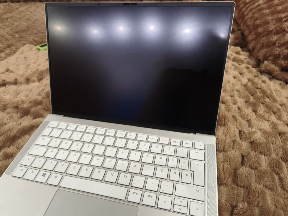 Ноутбук Razer Book13 rz09-03570GM1