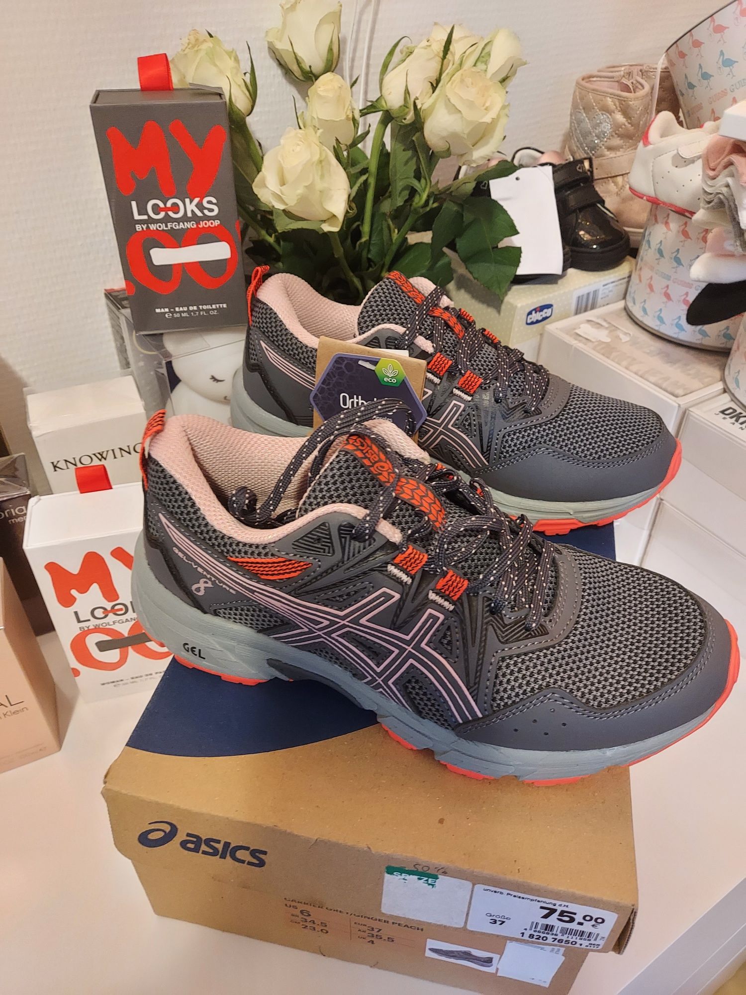 Кроссовки фирменные оригиналновые Asics Gel демисезонные