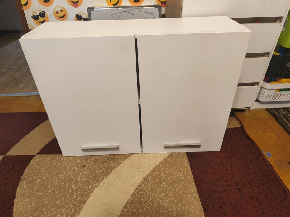 Wisząca szafka łazienkowa