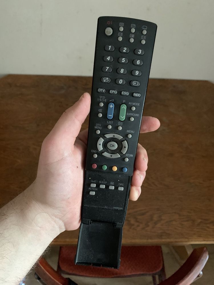Telewizor SHARP.