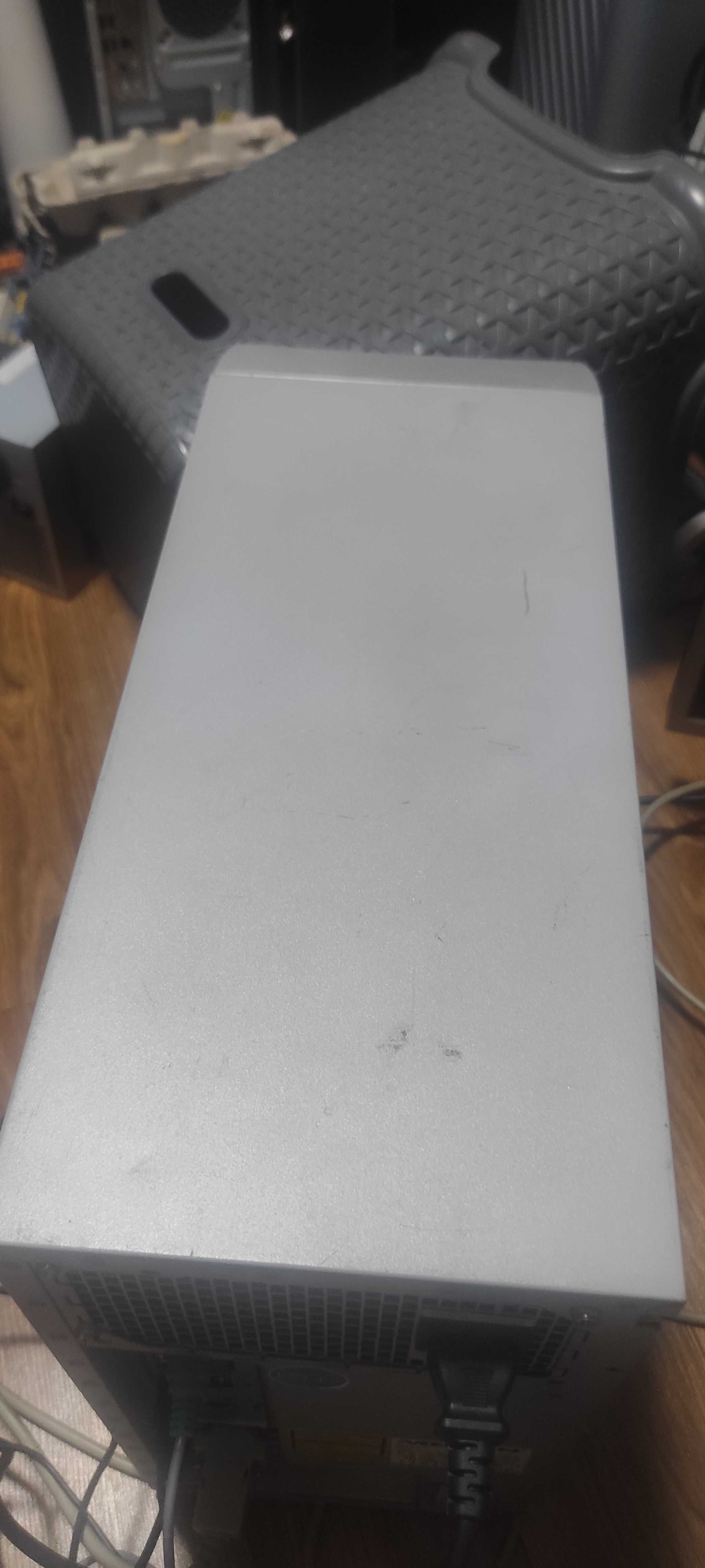 Komputer Medion Pentium 4 2.4GHz 1,5 Gb RAM HDD 80gb ATI 9250 64Mb