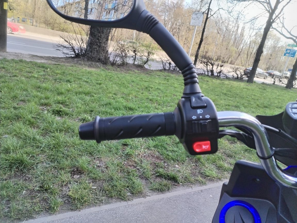 Скутер SPARK SP150S-19BN