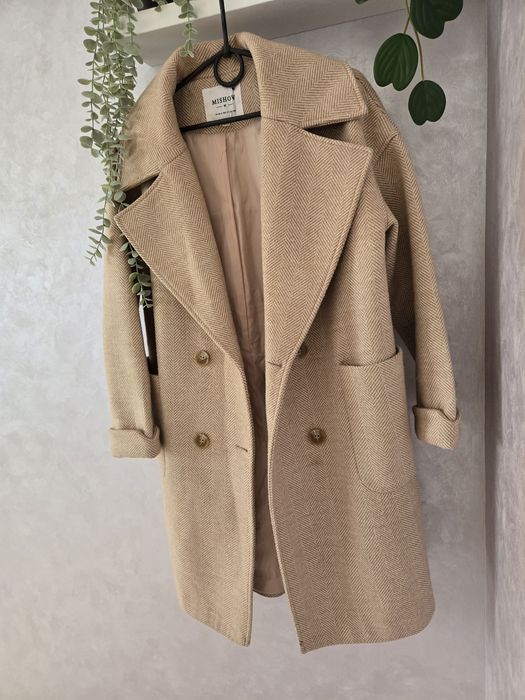 Пальтечко,вільного кроя, в бежевому колору