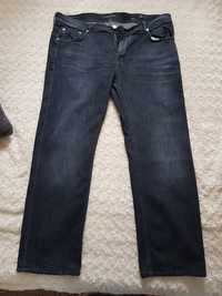 Spodnie jeansy bardzo dobrym stanie mało  używane