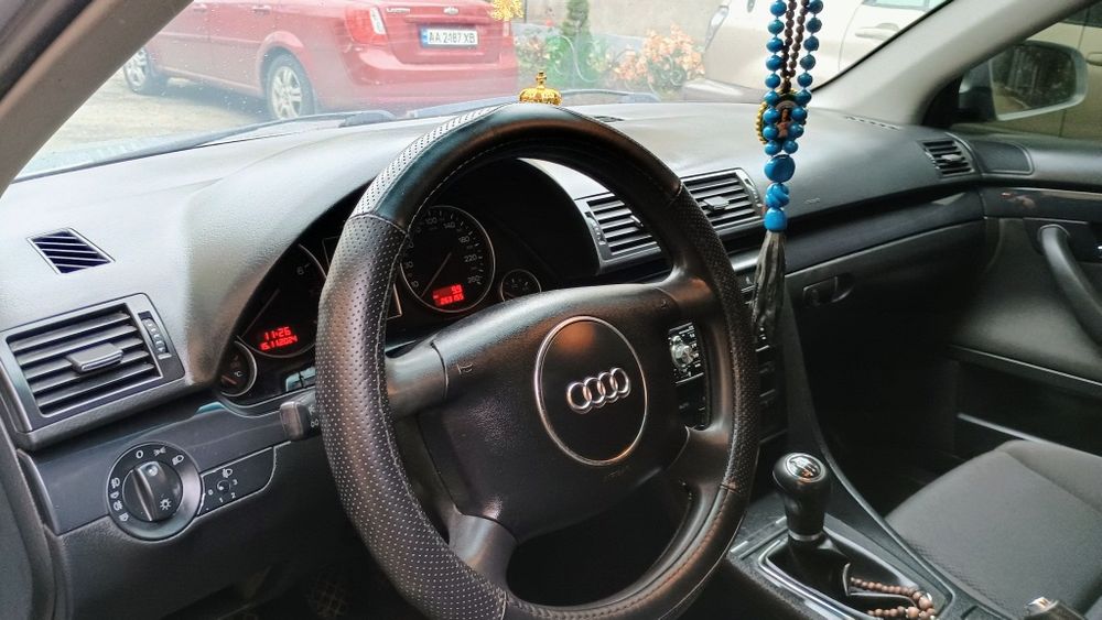 Продам Ауді А4 б6 1.6 бензин