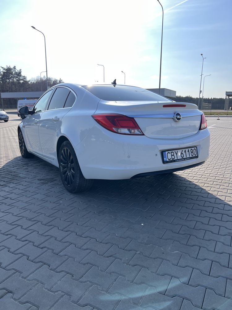 Insignia 2.0d autom bez wkladu  Zadbanan