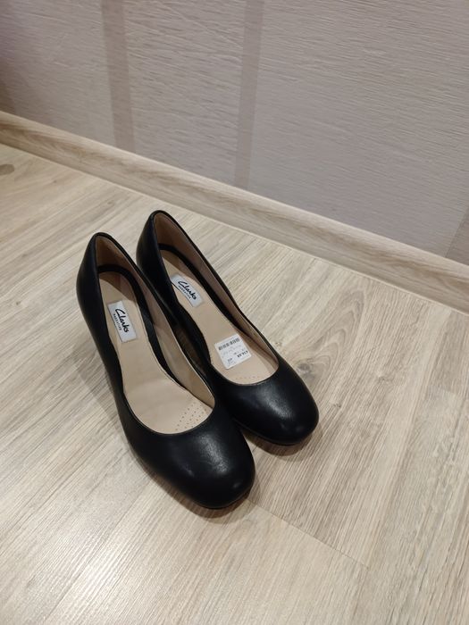 Туфли женские натуральная кожа р.41 Clarks