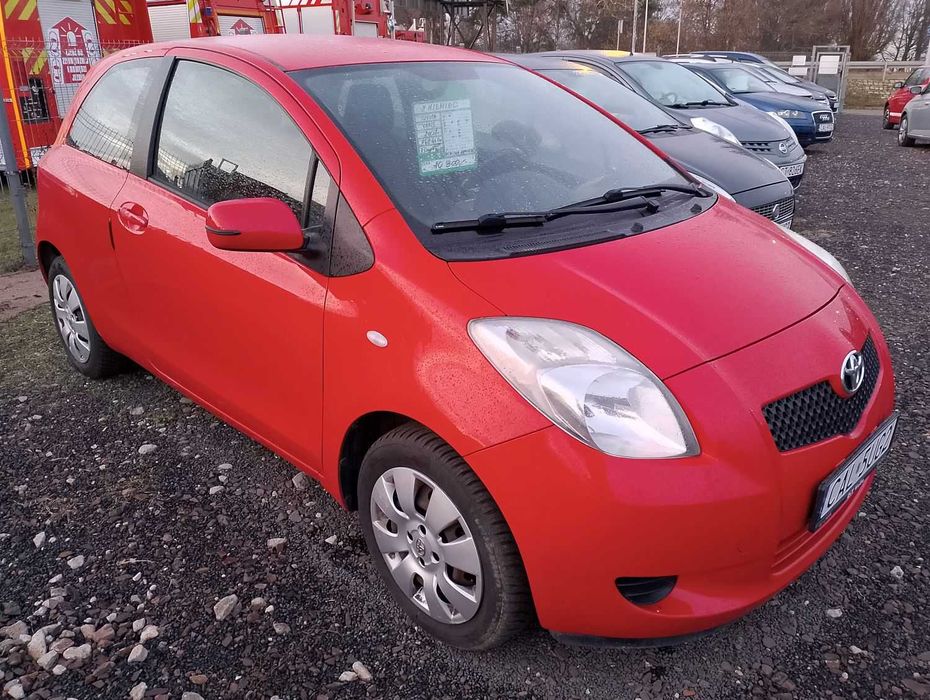Toyota Yaris 1.0 69KM Klima Czujniki 5l/100KM Bezawaryjny japończyk