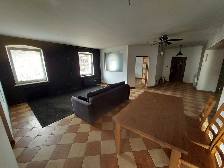 Lokal o powierzchni 70-130m2 od 1 do 5 sypialni do lekkiego remontu