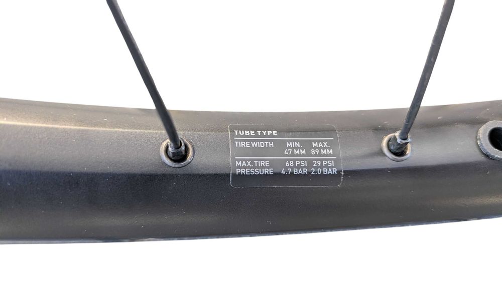 Piasta Nuvinci Enviolo Trekking,  koło 27,54'' DT Swiss U 663,  (974)