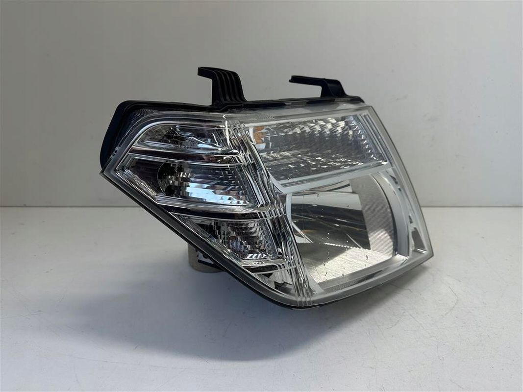 Navara Pathfinder D40 Lift 10r. Prawa Lampa Przód Eur.org