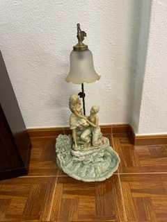 Estatua candeeiro com luz e cascata de água
