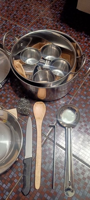 Набір залізного посуду. На природу дуже добре.
