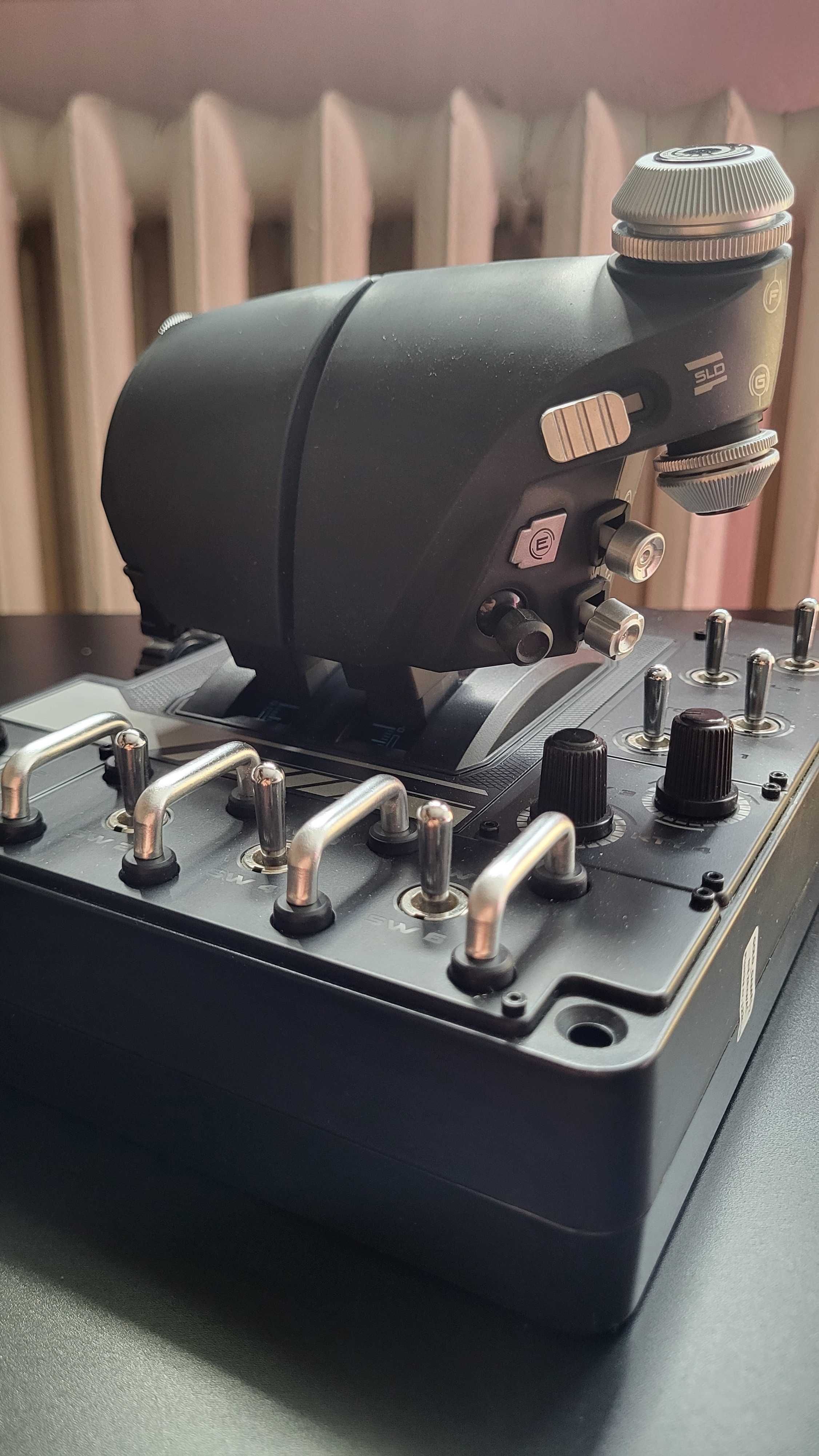 Joystick Logitech X56 H.O.T.A.S. (z przepustnicą)