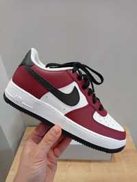 Damksie buty Sneakersy Nike Air Force 1 - Biało-Czerwone, Rozmiar 38,5