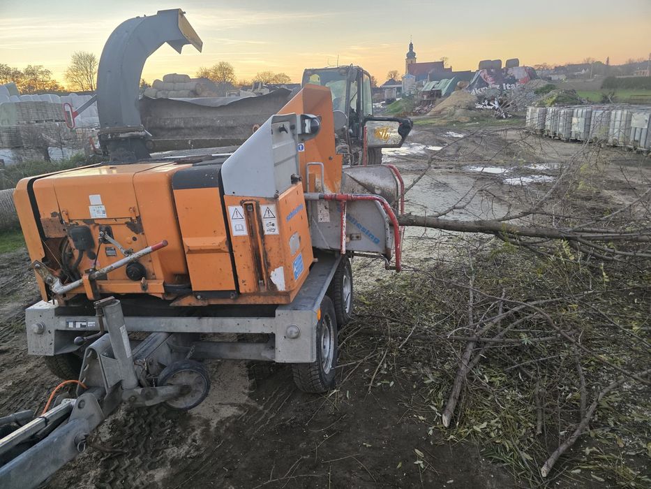 Wynajem / Usługi – Rębak do gałęzi do 20 cm