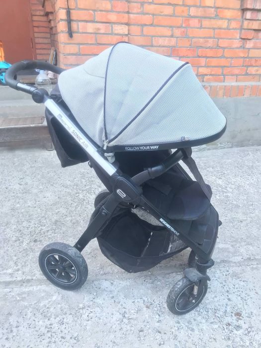 Продам прогулянкову коляску