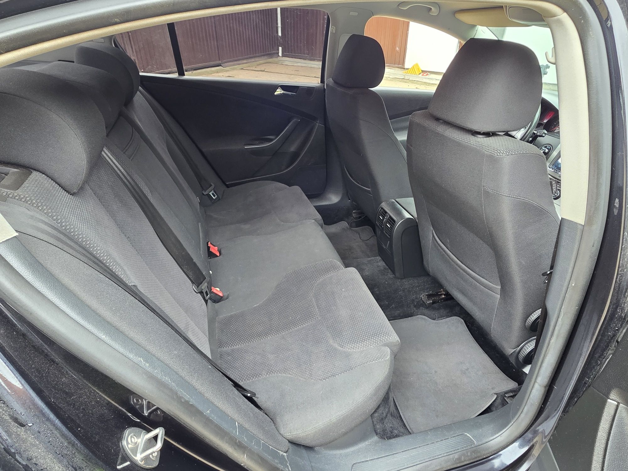 Volkswagen Passat B6 2.0TDI 211 tys km 2x opony radio android kamera