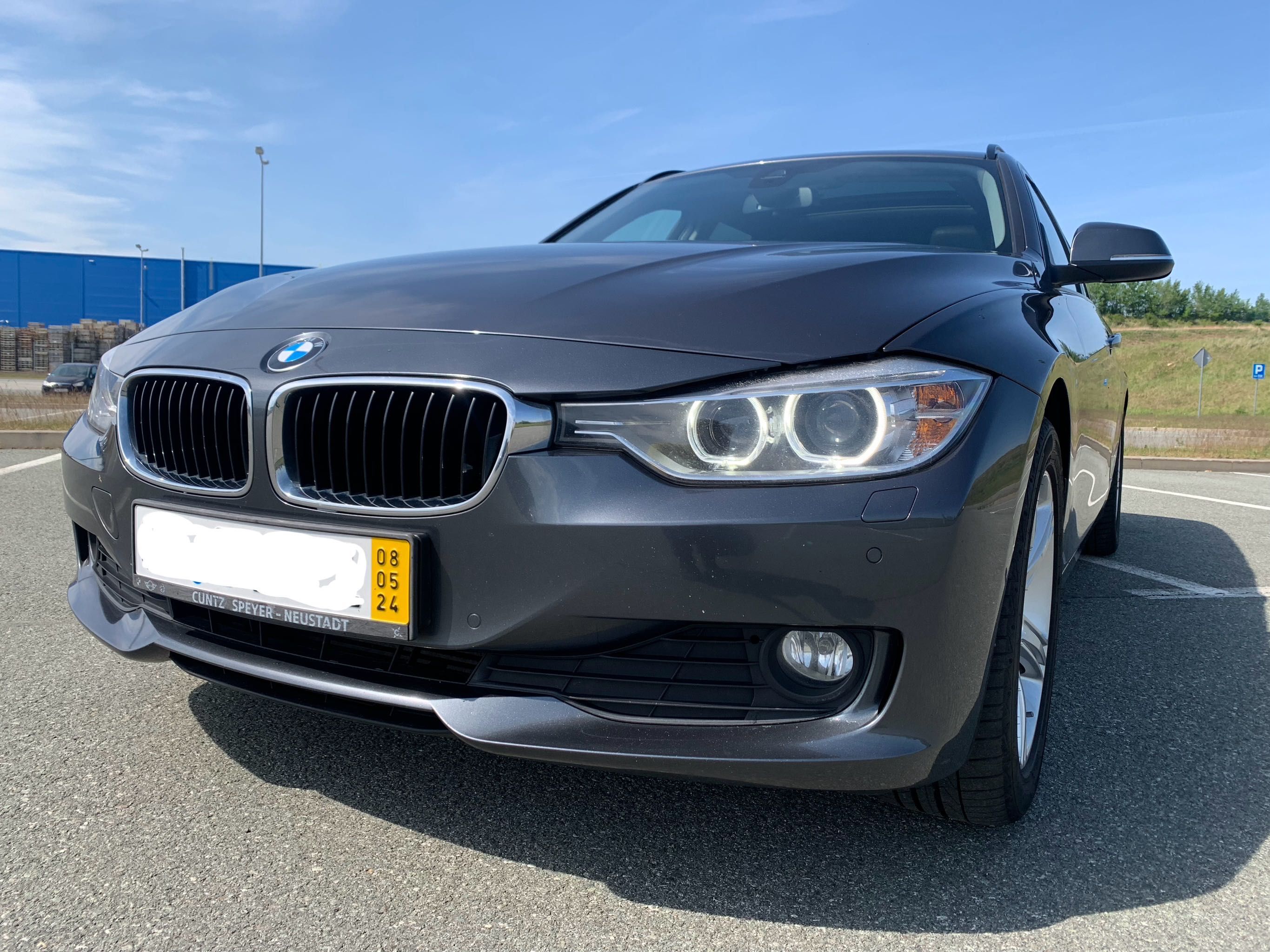 BMW 320 XDrive, bogate wyposażenie, duża Navigacja