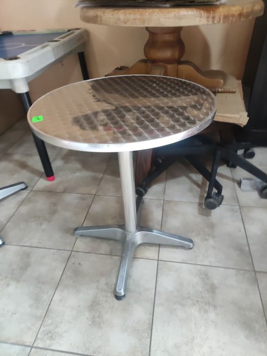 Вуличні столи та крісла