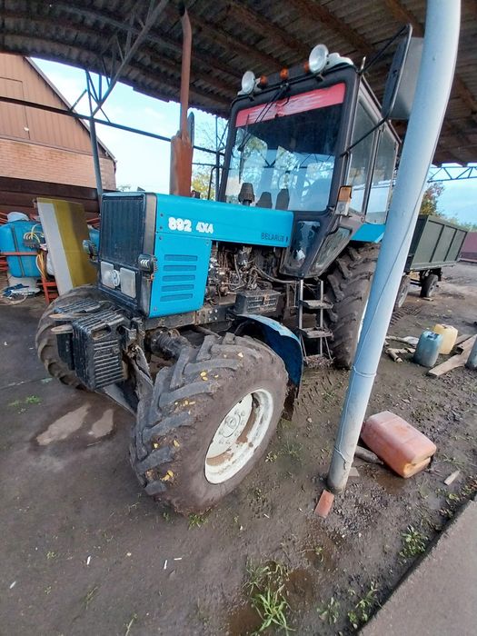 МТЗ-892 трактор     .