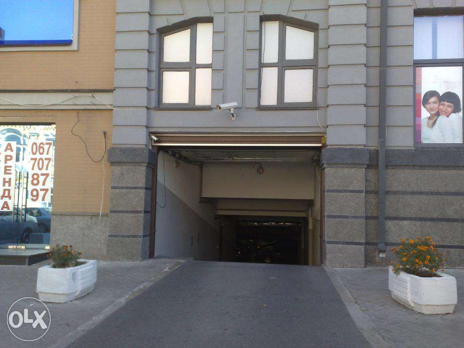 Подземный паркинг на Подоле (ул. Спасская 5)