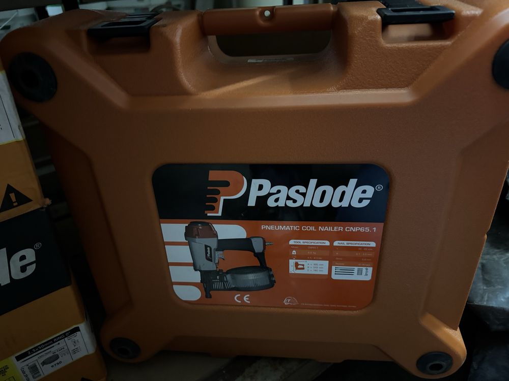 Vendo PASLODE Pneumática CNP65.1 + 6 caixas pregos