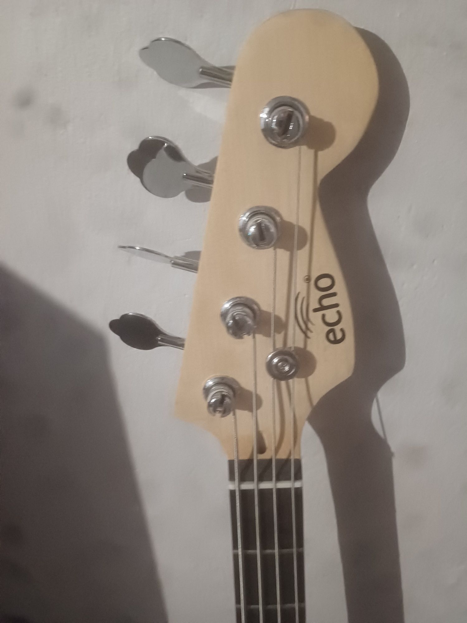 Gitara Basowa "Echo" + piecyk 15Wat