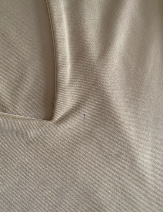 top z dekoltem i długim rękawem PrettyLittleThing