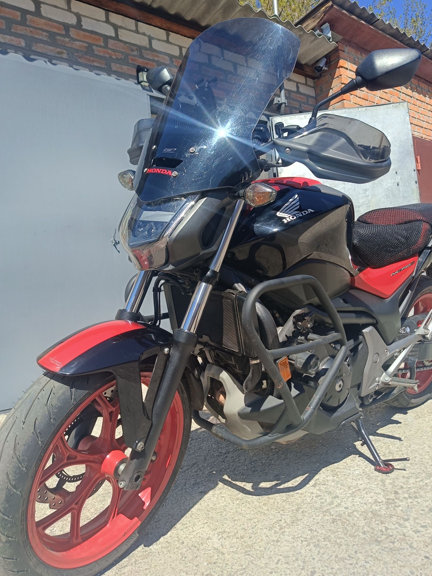 HONDA NC750SD 2016 на роботе

коробкой "робот"