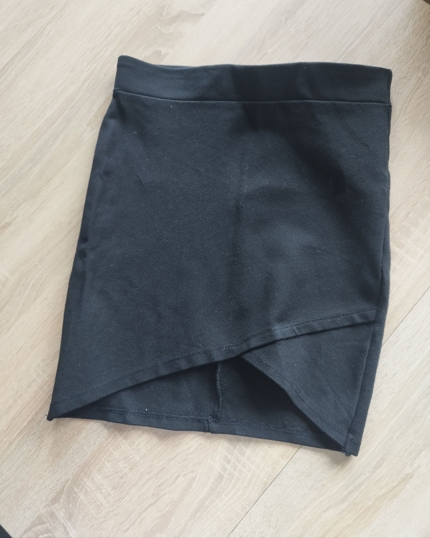 Spódniczka czarna mini M Stradivarius