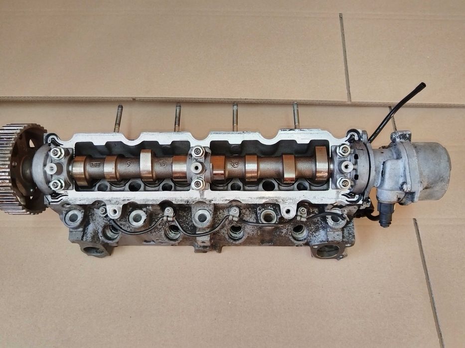 Głowica silnika Citroen Berlingo Peugot Partner 1.9  d  td scudo