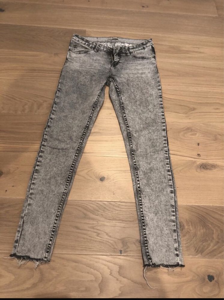 Spodnie jeansowe r M 38