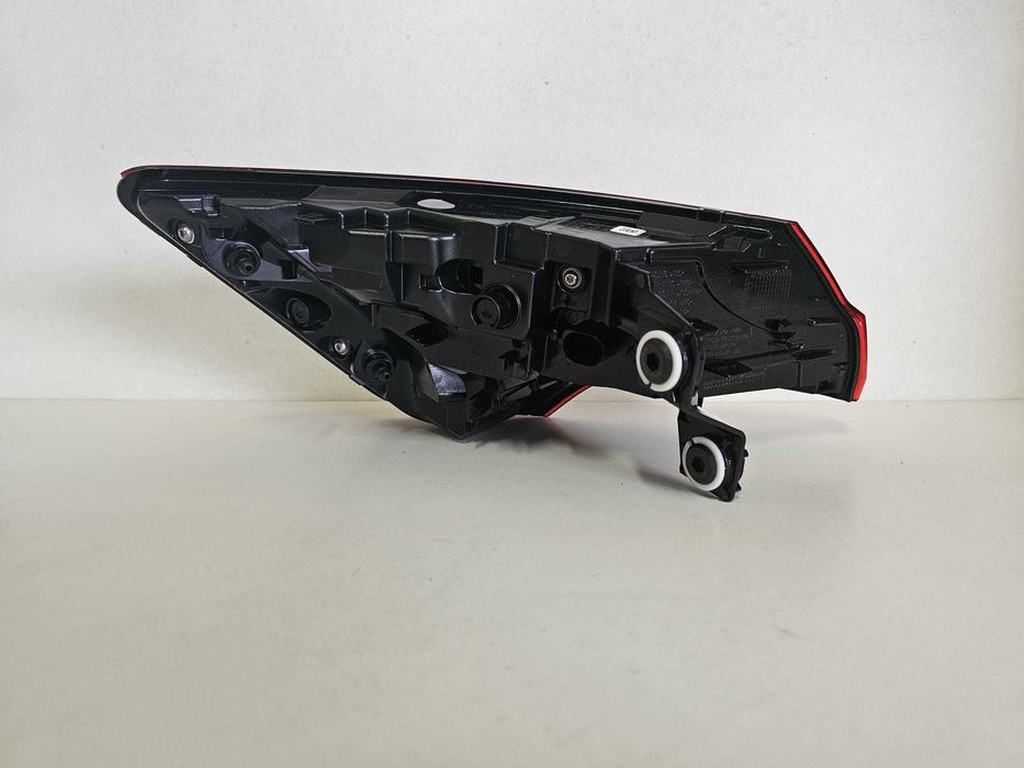Farolim direito Audi E-Tron | 127989