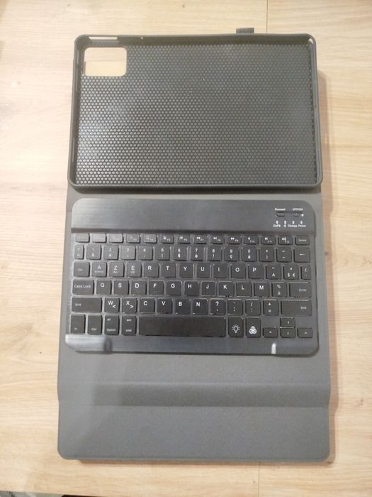 pokrowiec z klawiaturą Bluetooth
