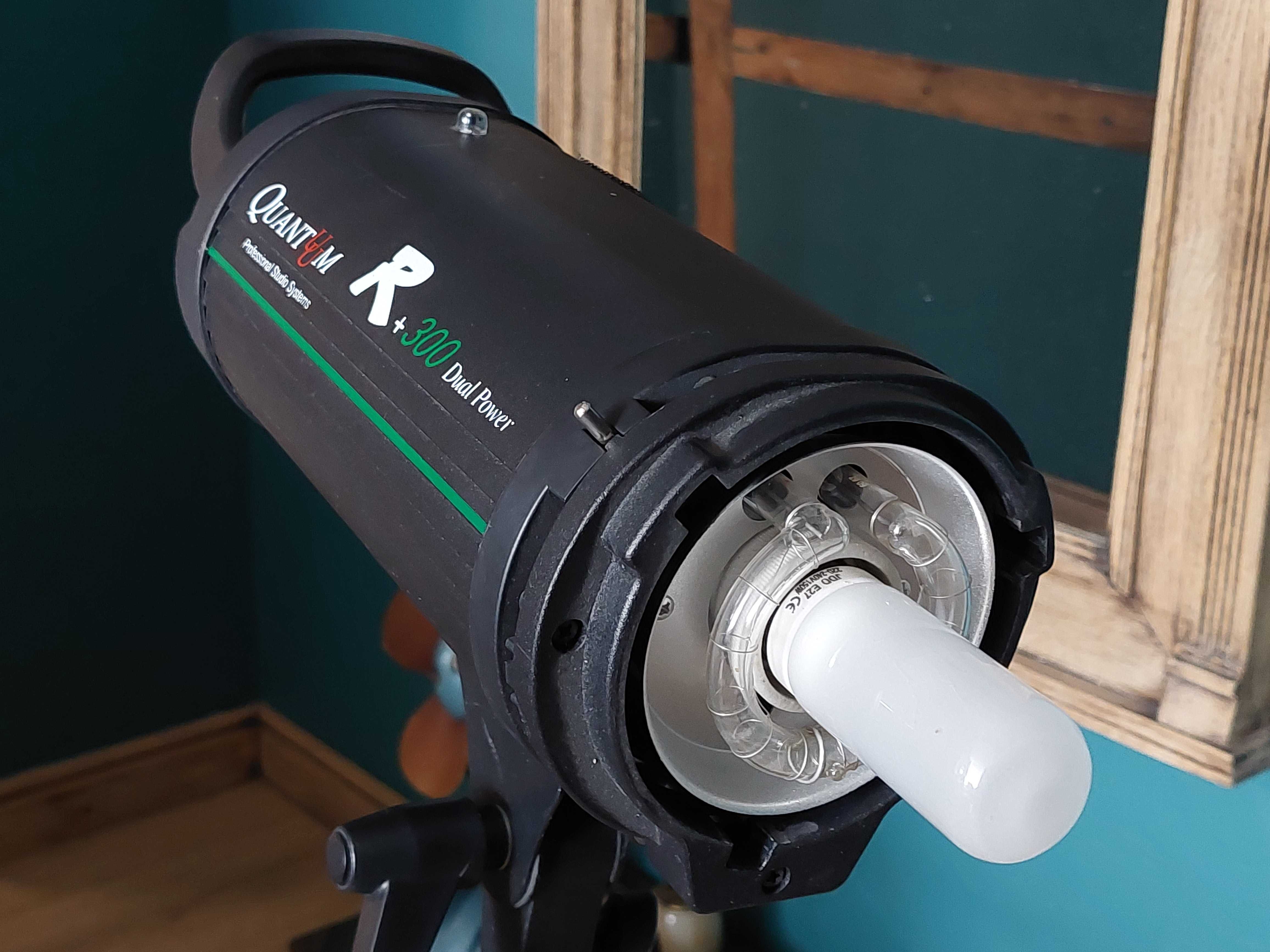 Zestaw lampa studyjna Quantuum R+300 DP. Jinbei Digital Pionieer 300