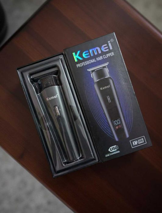 Машинка для стрижки волосся тример з насадками