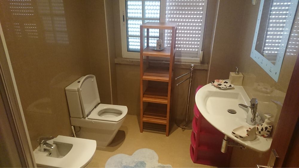 Quarto centro de Lisboa Rua Morais Soares preço com tudo incluido