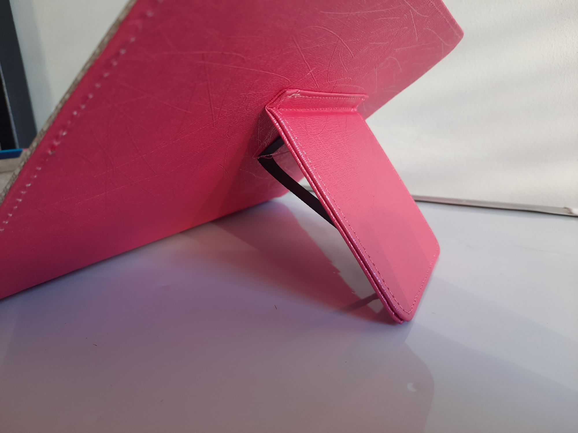 Etui uniwersalny na IPad / Samsung / Huawei mediapad tab z klawiaturą
