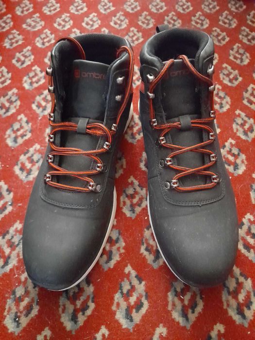 Buty czarne rozmiar 44!