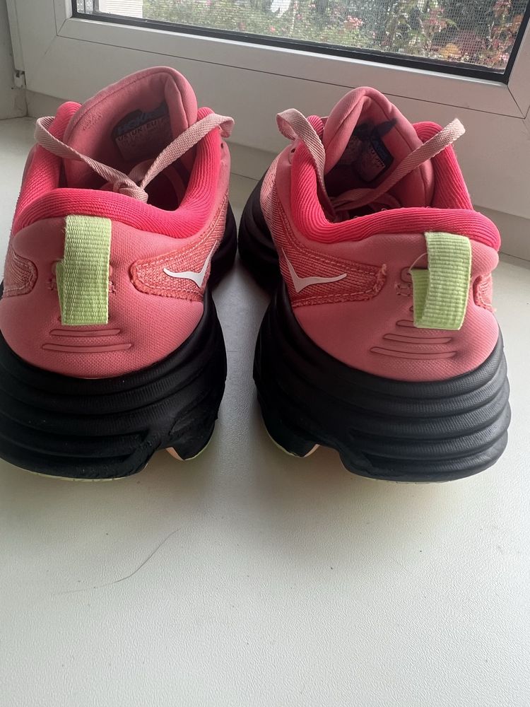 Кросівки hoka 38,5