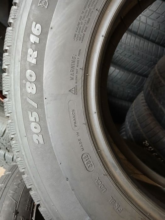 Гума 205/80/16 Мішелін. Привезена зНімеччини. Оригінал випущений у Фра