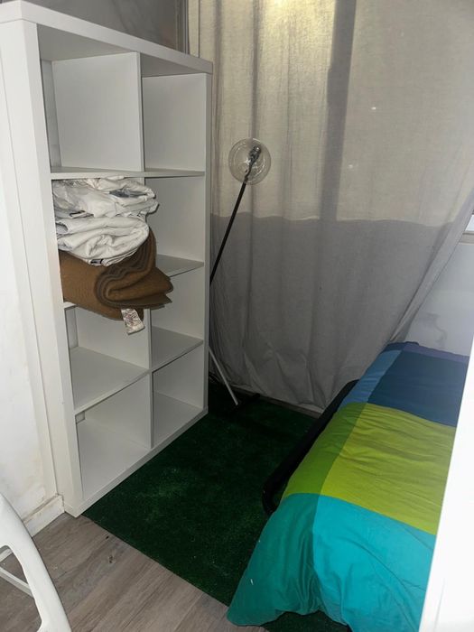 Arrenda quarto pequeno