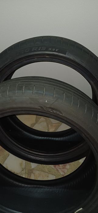 3 pares de pneus com piso