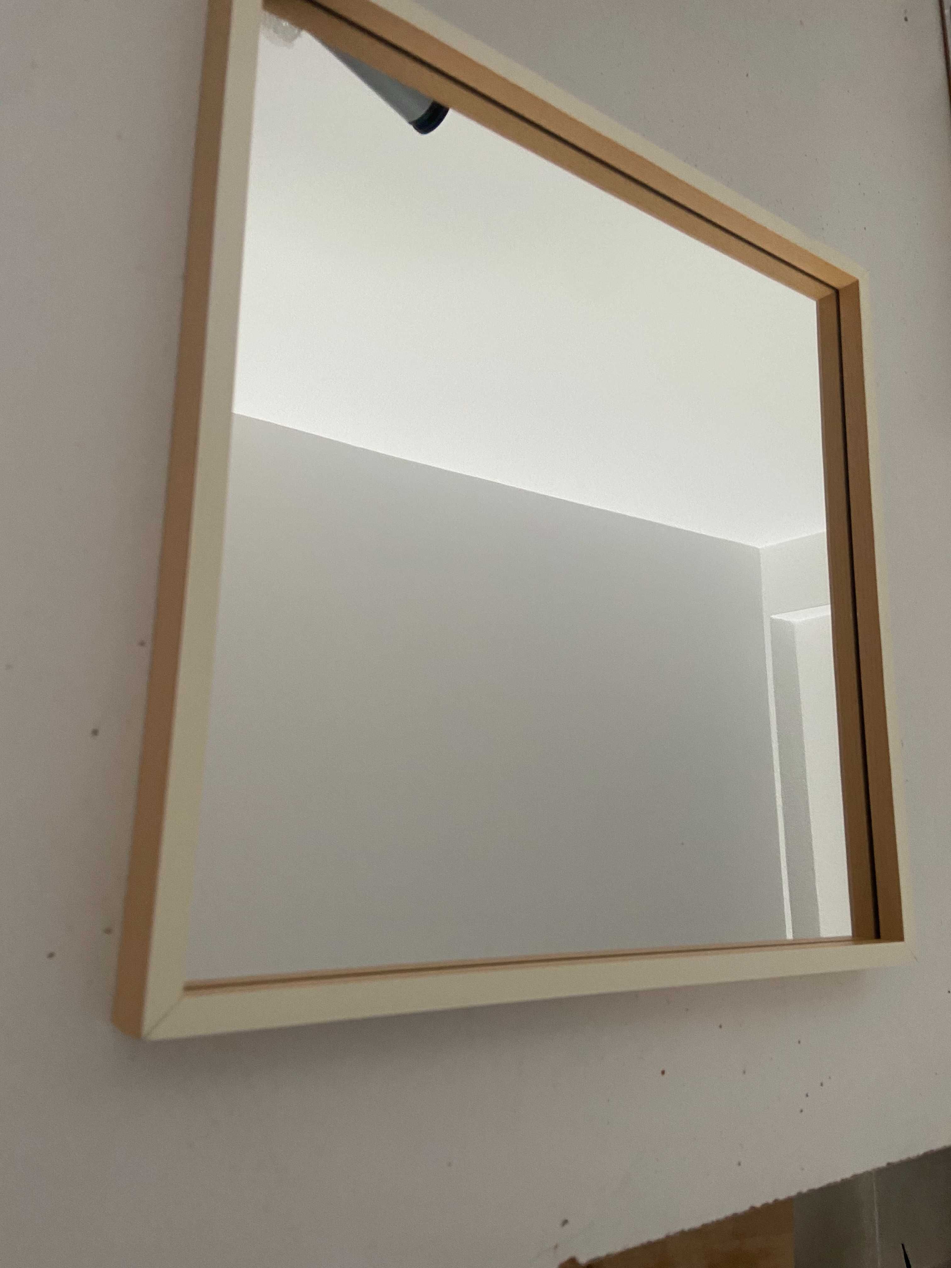 Espelho quadrado branco e carvalho Skogsvag