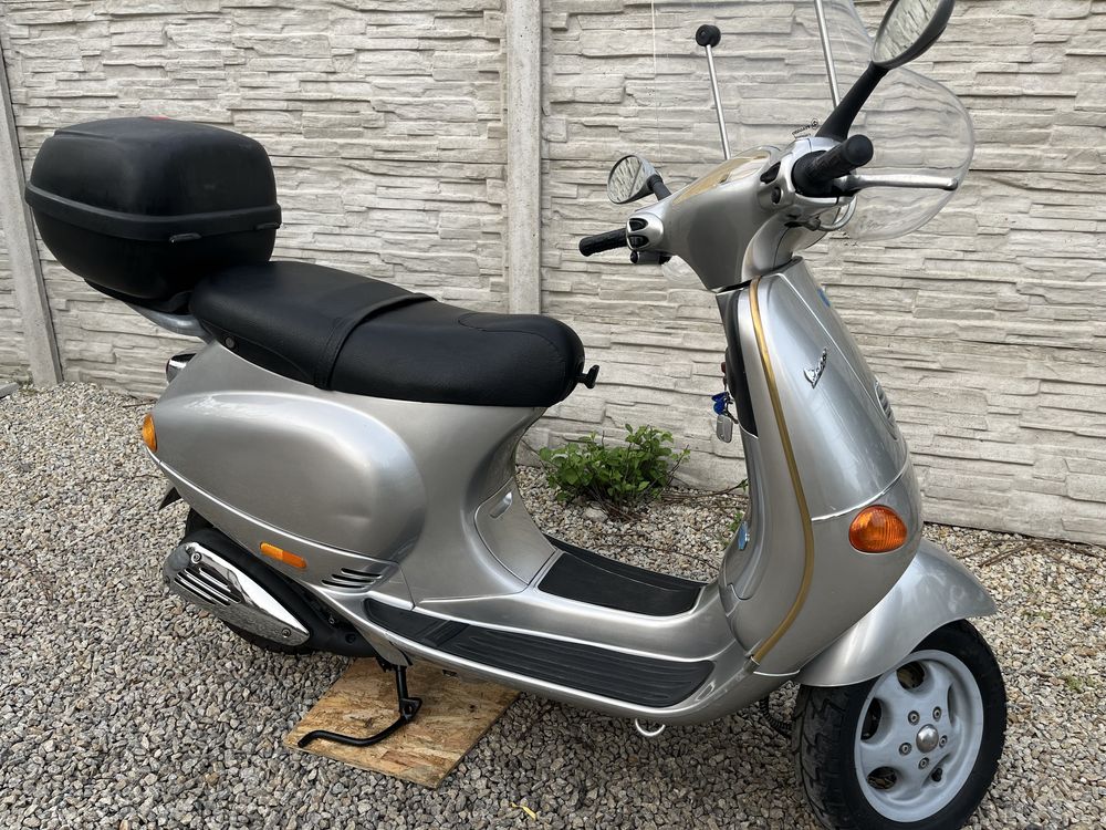 Piaggio vespa et 4