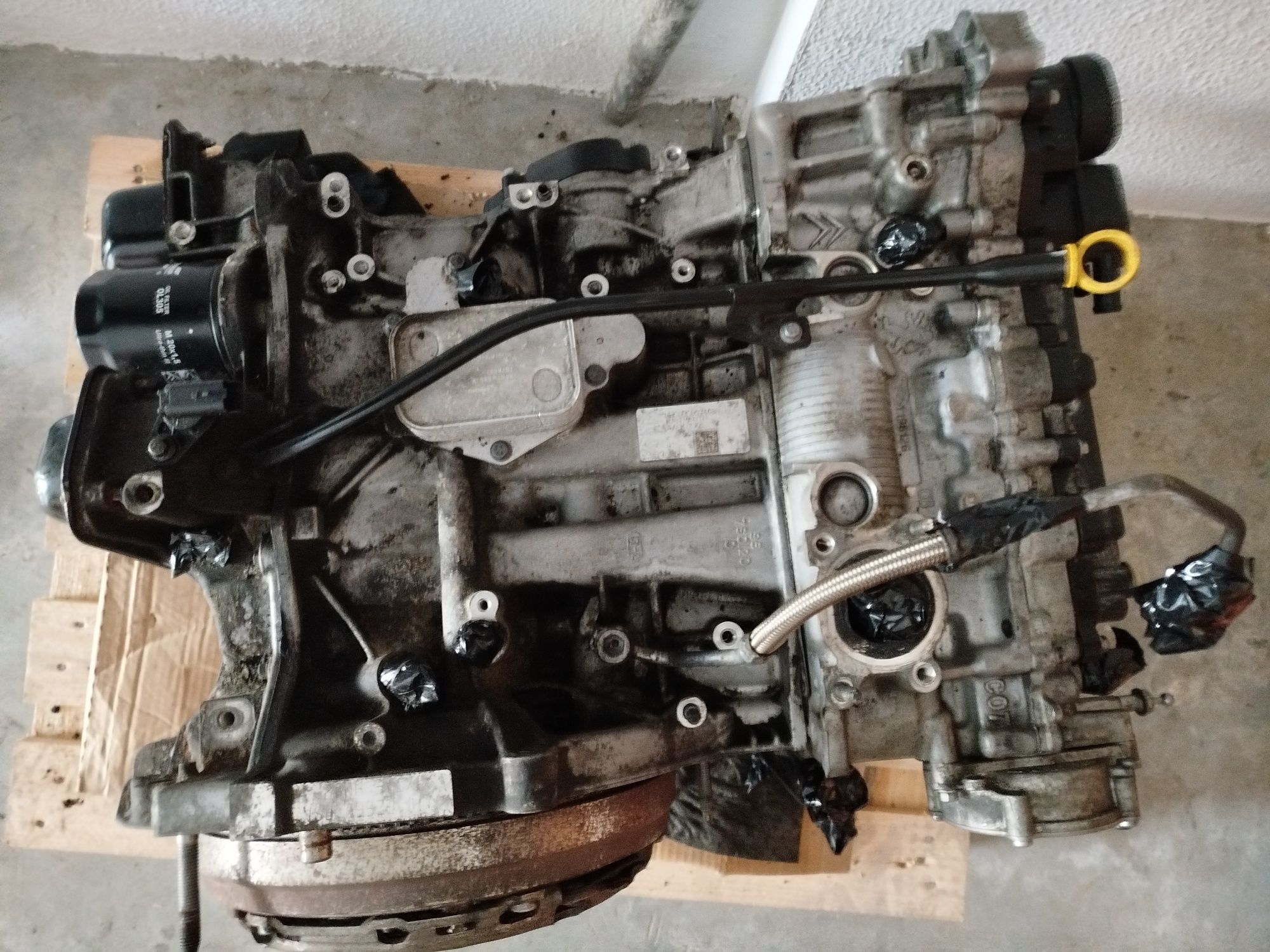 Motor PSA 1.2 THP de 130cv.  com código HN02