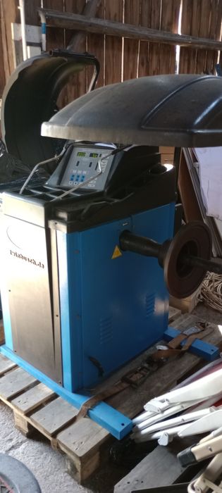 Wyważarka do kół ciężarowych Twin Busch TWF-50T wyważarka ciężarowa