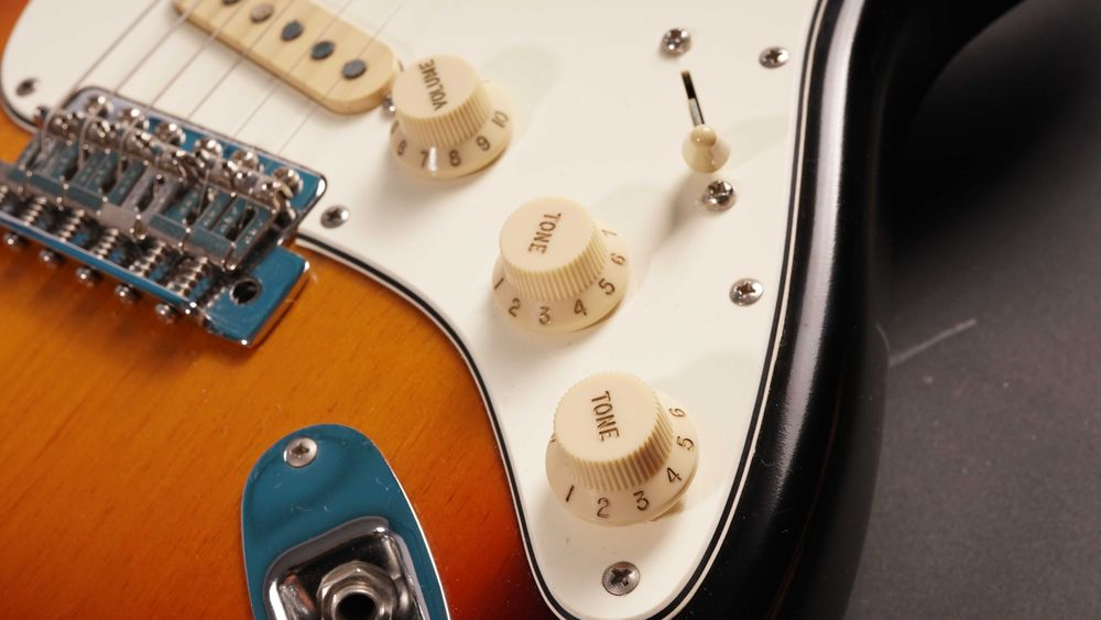 ESP Edwards E-SE-93R/LT 3-Tone Sunburst – Made in Japan