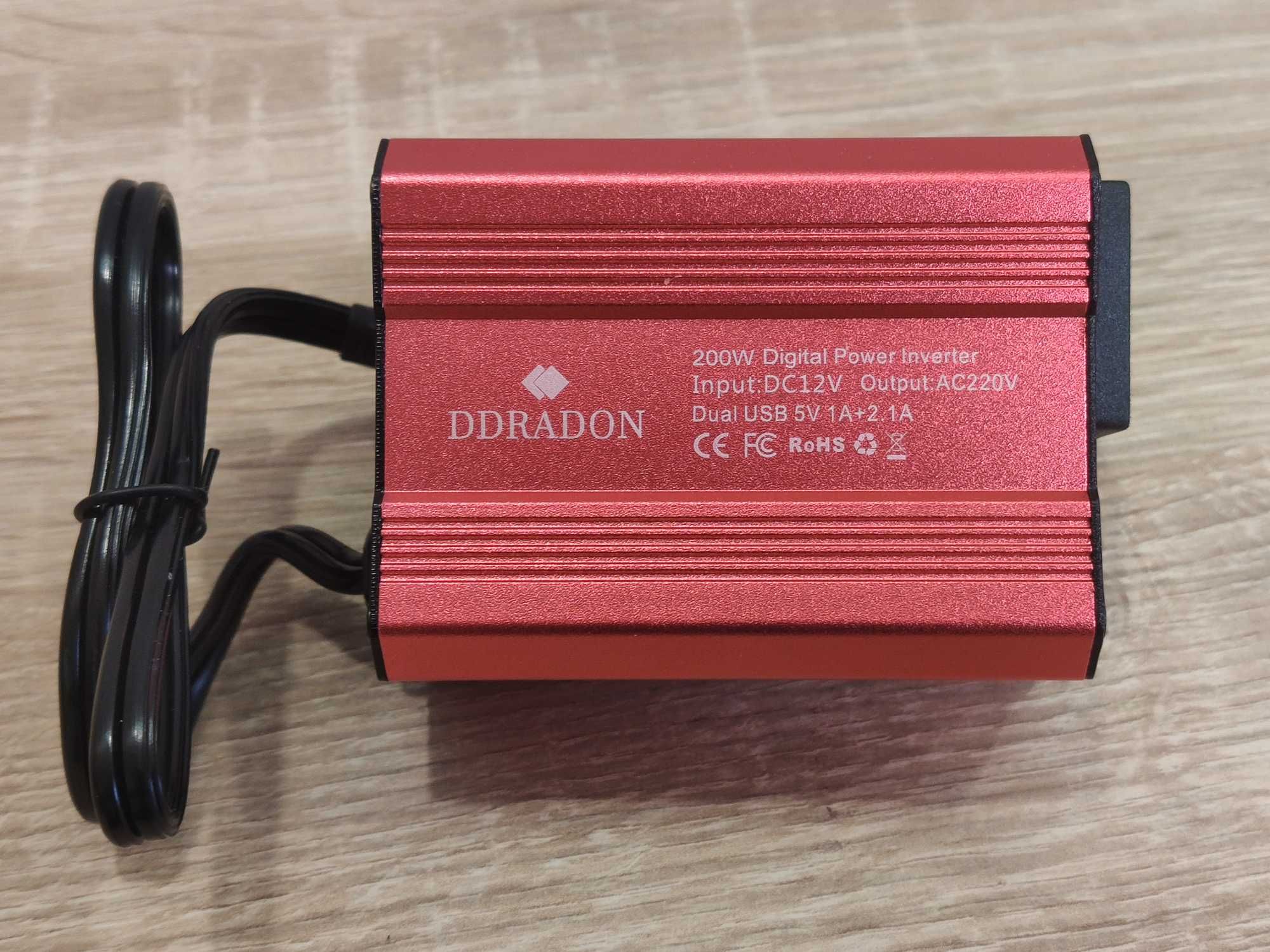 Автомобильный инвертор 12-220V, 200W